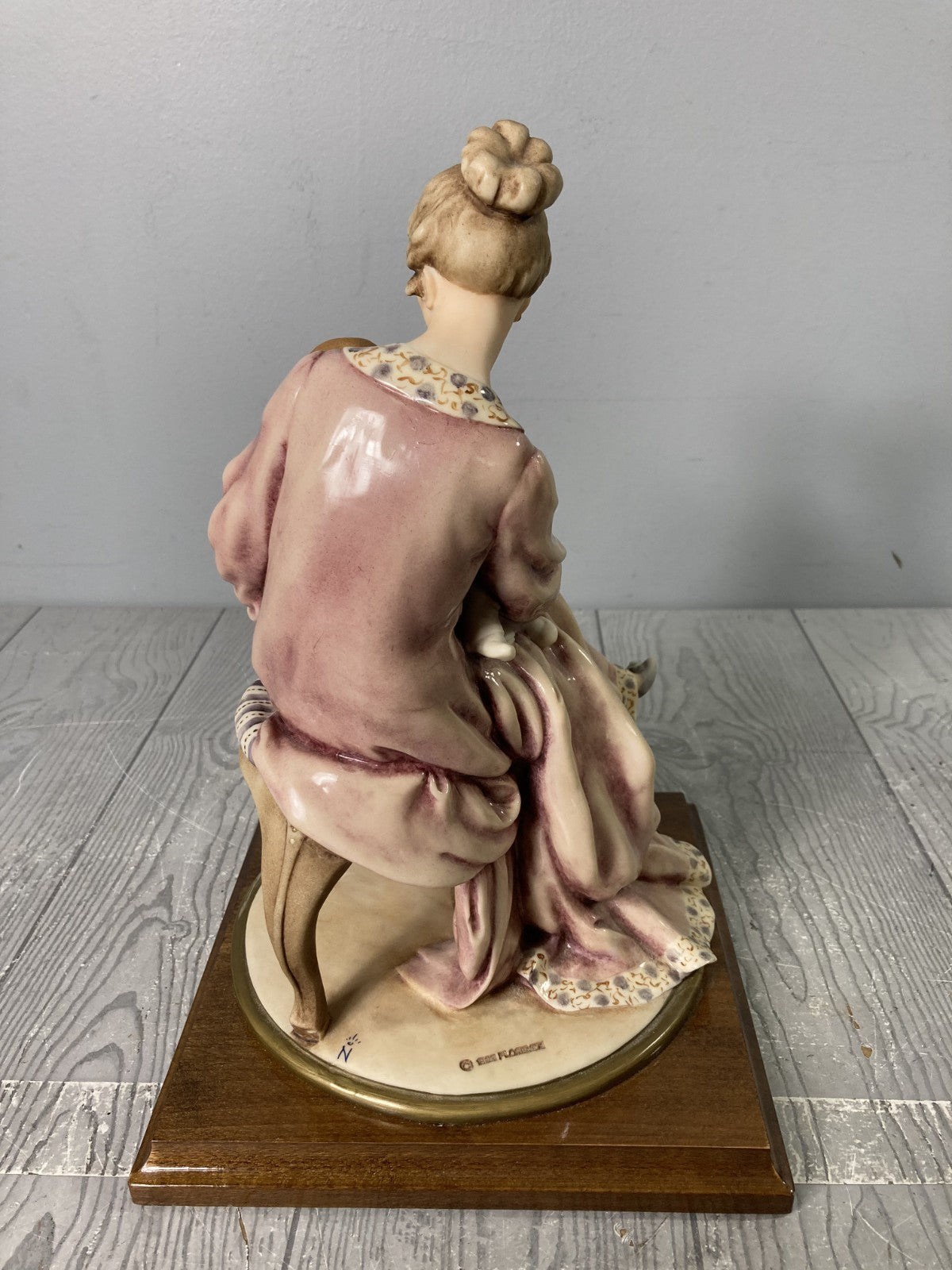 Giuseppe Armani Stamped Florence, Italy Glazed Porcelain Figurine Seated Mother