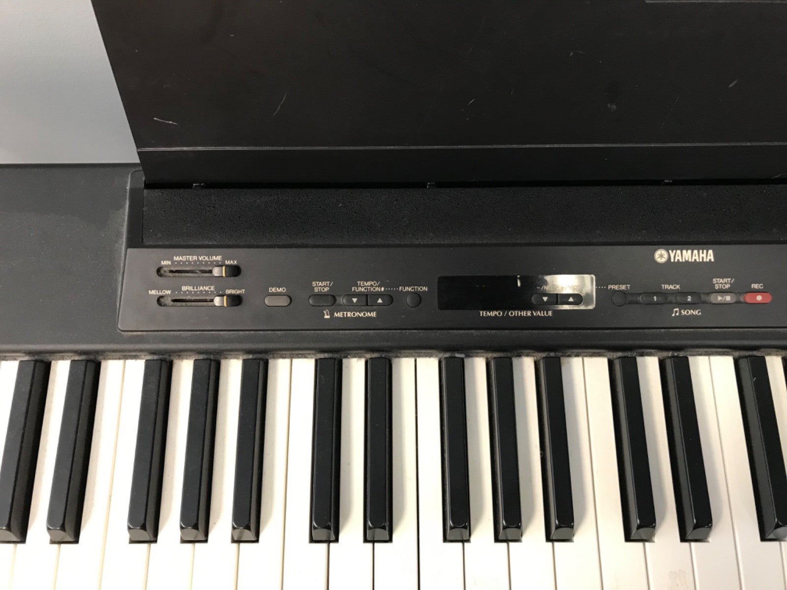 YAMAHA P-80 Black Electronic Piano Keyboard with Stand- 88 Keys- Pedal and Cable