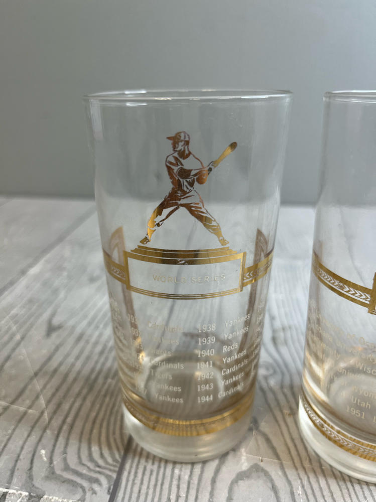 Set of 4 Vintage Sports King Drinking Glasses Mid-Century Gold Detail Overlay