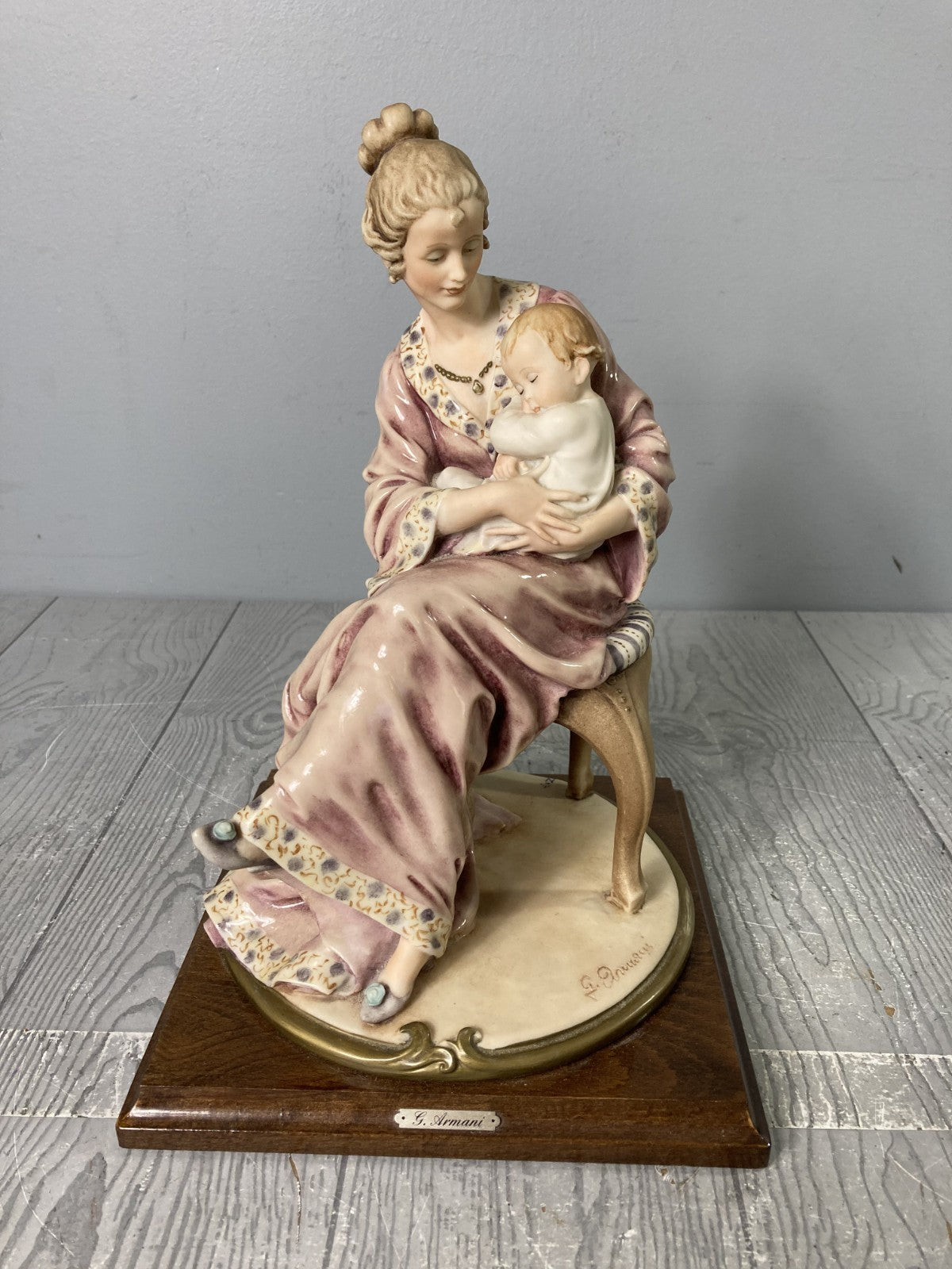 Giuseppe Armani Stamped Florence, Italy Glazed Porcelain Figurine Seated Mother