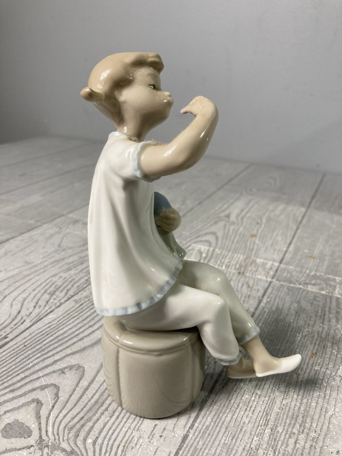 Lladro Porcelain Figurine Girl Trying on Lipstick No Box Gloss Finish