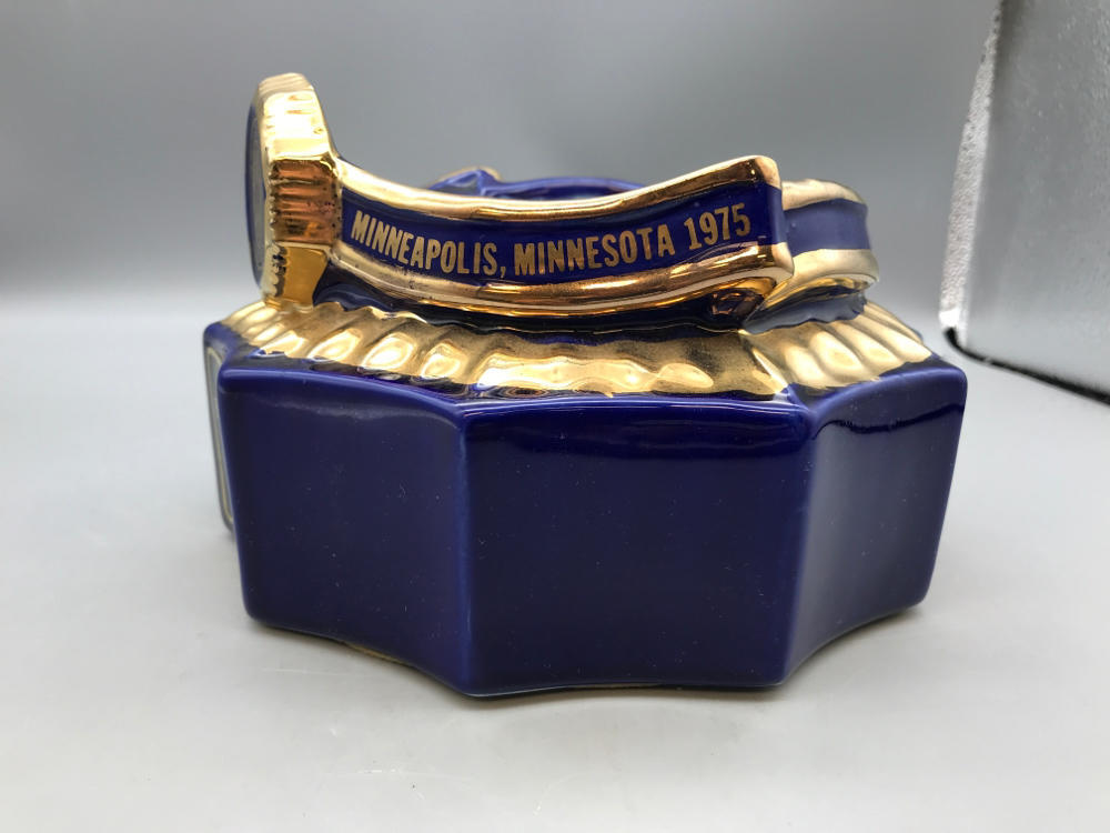 1975 Seagram's Benchmark American Legion Minneapolis Convention Bottle Display