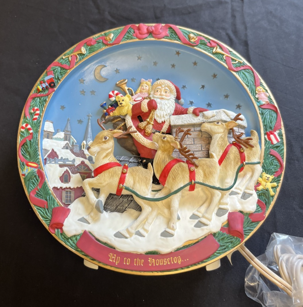 Vintage 3D Bradford Exchange "Up to the Housetop" Lighted Christmas Plate