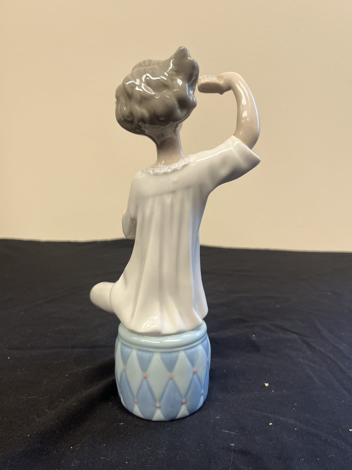 Lladro Figurine Girl with Brush and Mirror No Box Missing Hand Mirror