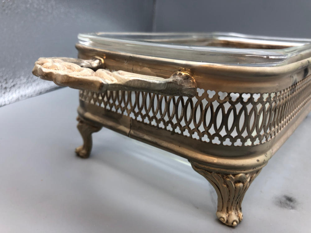 PYREX PLATE W SILVER HOLDER BREAD OR MEAT LOAF GLASS DISH - 1 1/2 Qt Dish