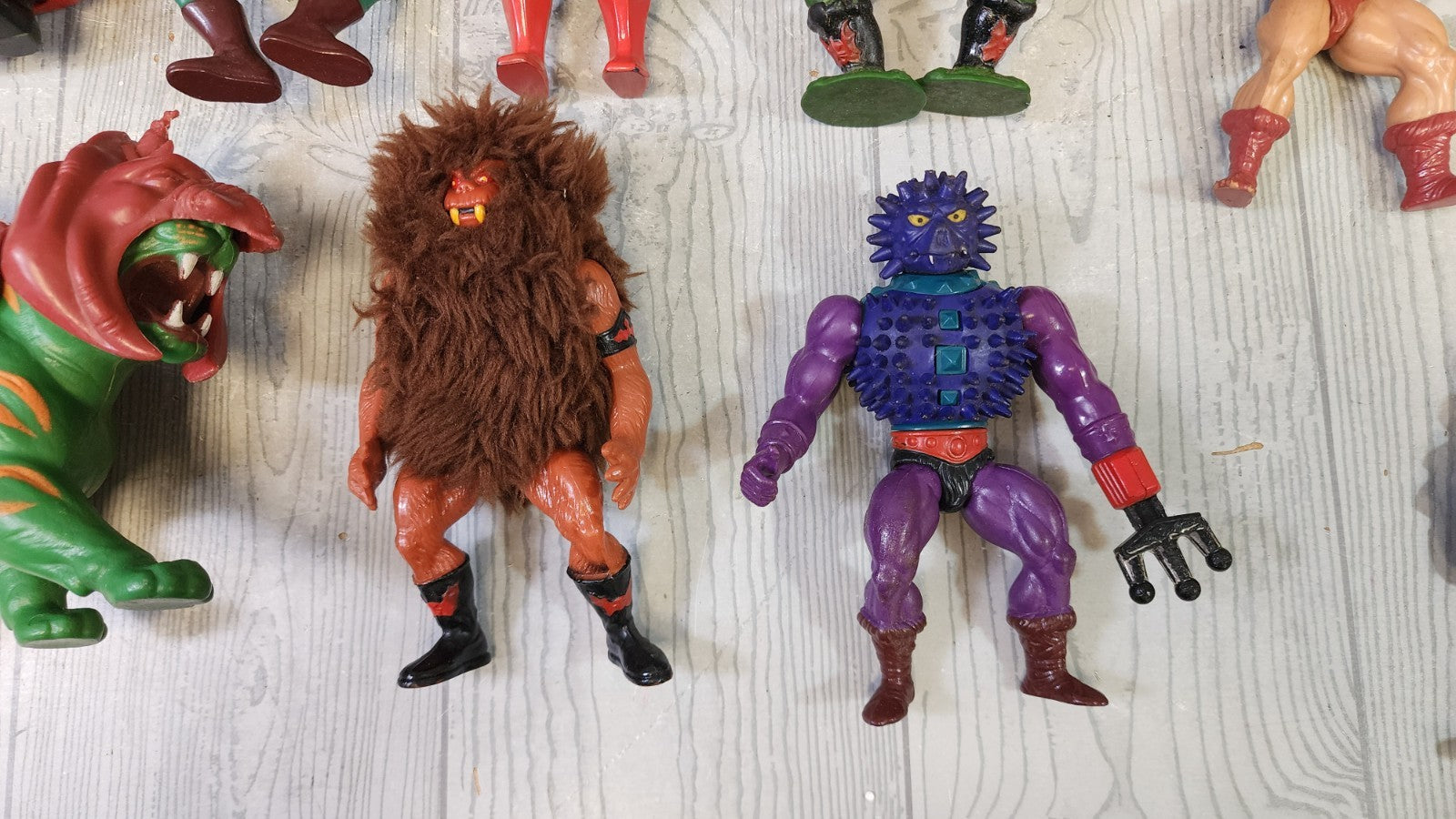 Vintage Lot He-man Castle Grayskull Playset wt Action Figures & Accessories Used