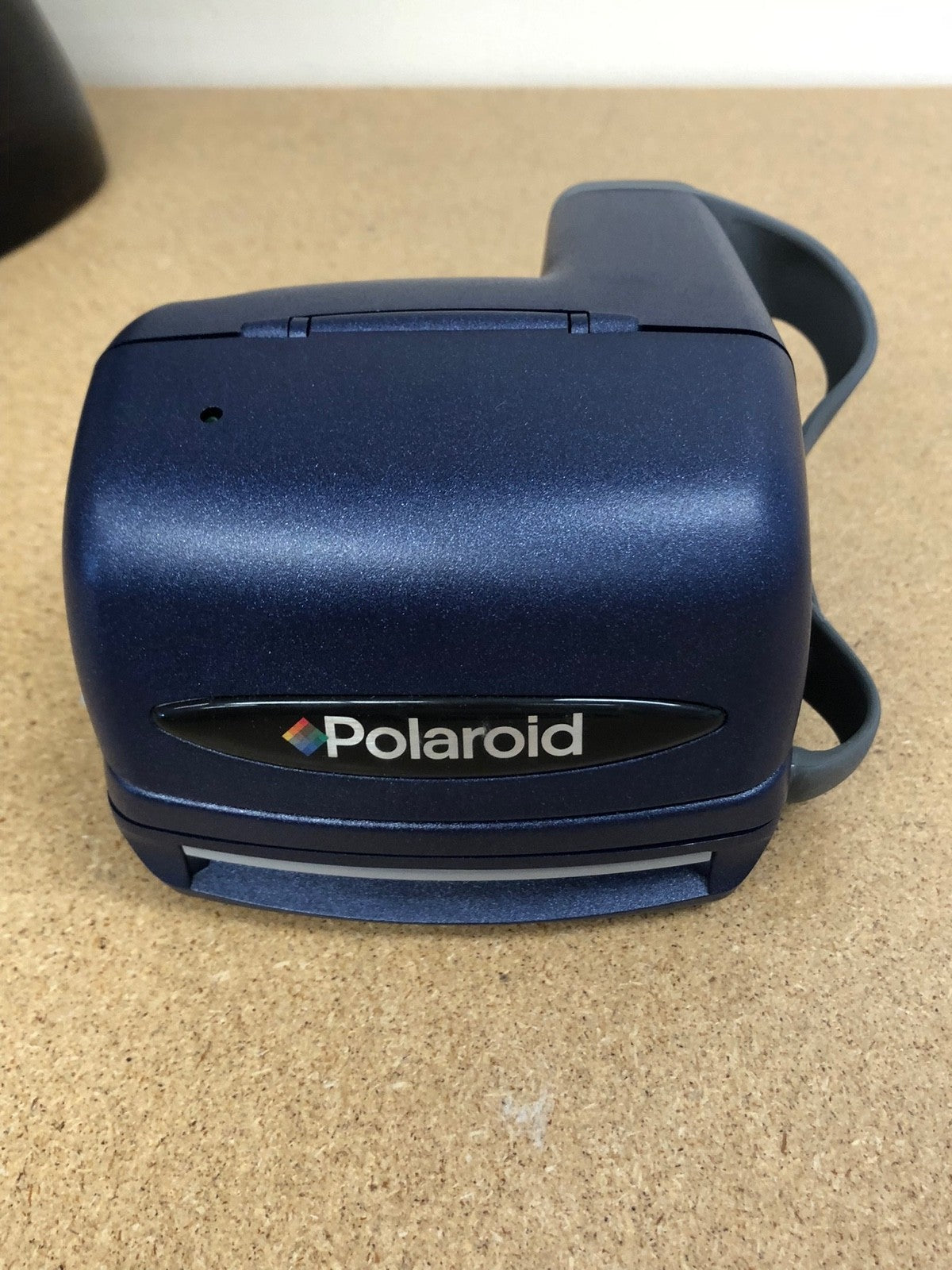 OLAROID 600 EXPRESS AUTOFOCUS BLUE & BLACK INSTANT FILM CAMERA - NOT TESTED