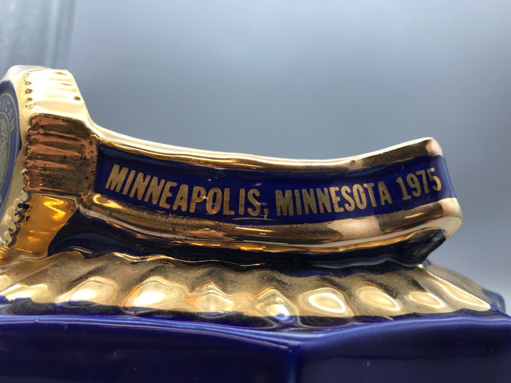 1975 Seagram's Benchmark American Legion Minneapolis Convention Bottle Display