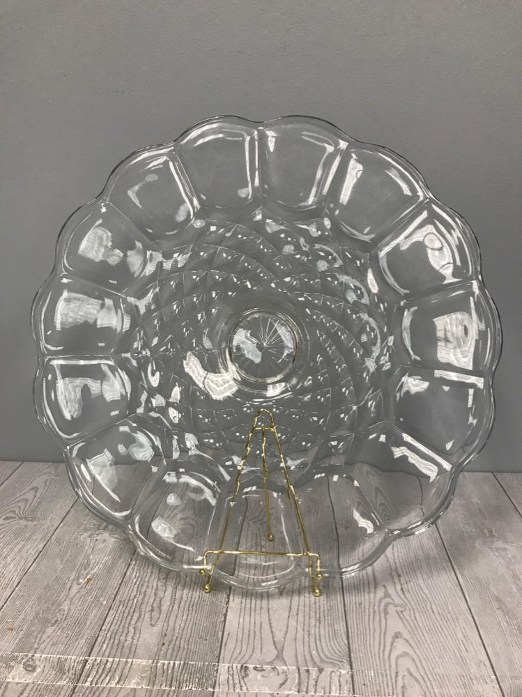 Scalloped Crystal Platter/Tray