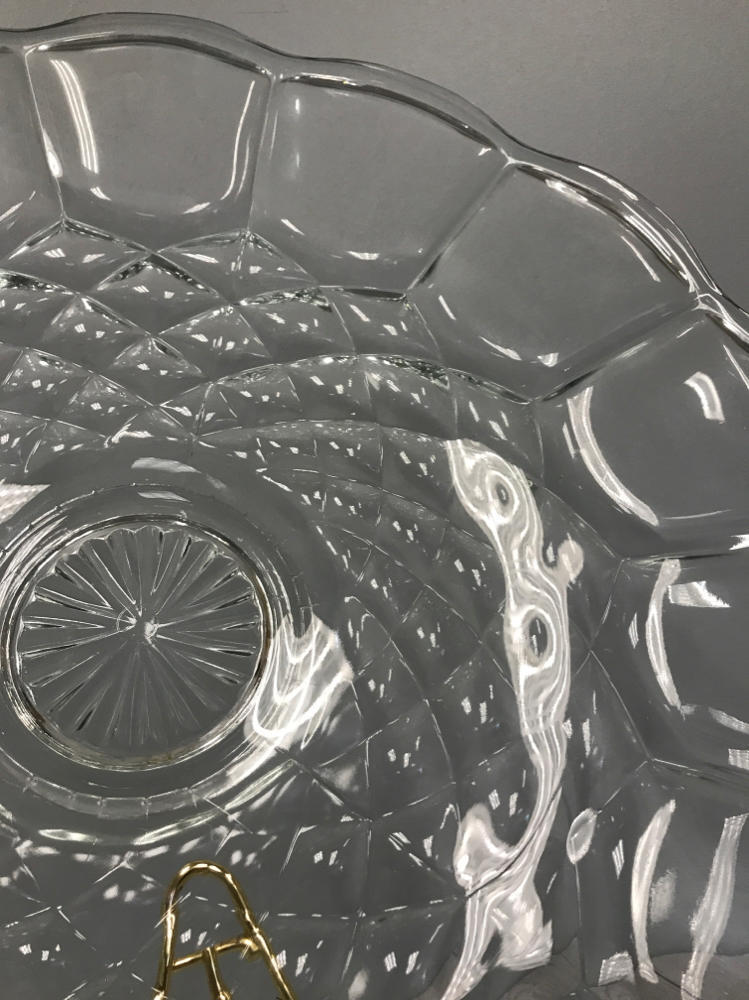 Scalloped Crystal Platter/Tray
