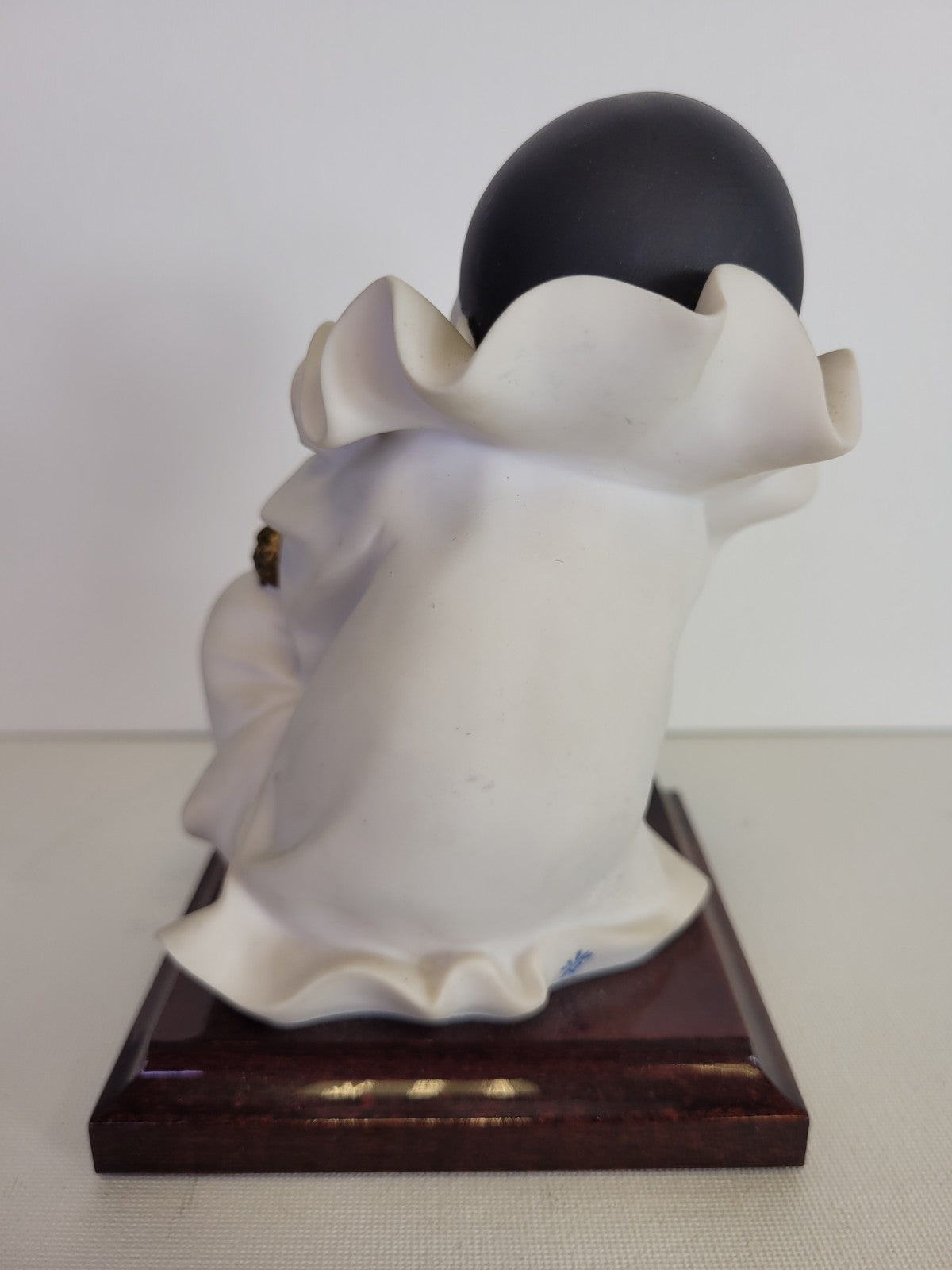 Giuseppe Armani Vintage Porcelain Figurine Small Pierrot Sucking Its Toe- Signed