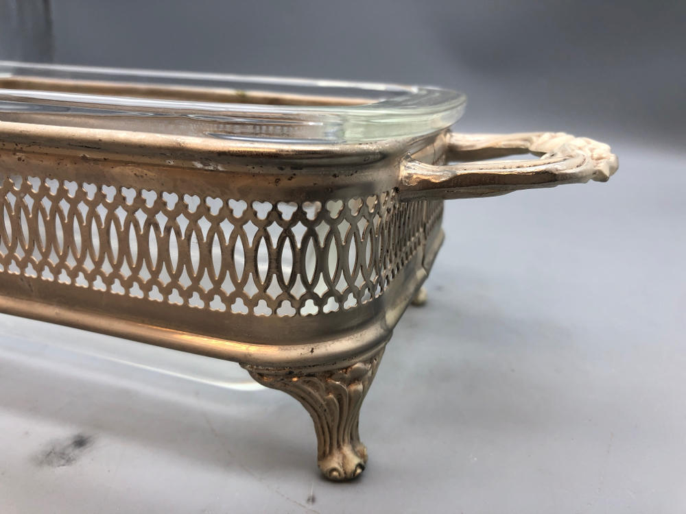PYREX PLATE W SILVER HOLDER BREAD OR MEAT LOAF GLASS DISH - 1 1/2 Qt Dish