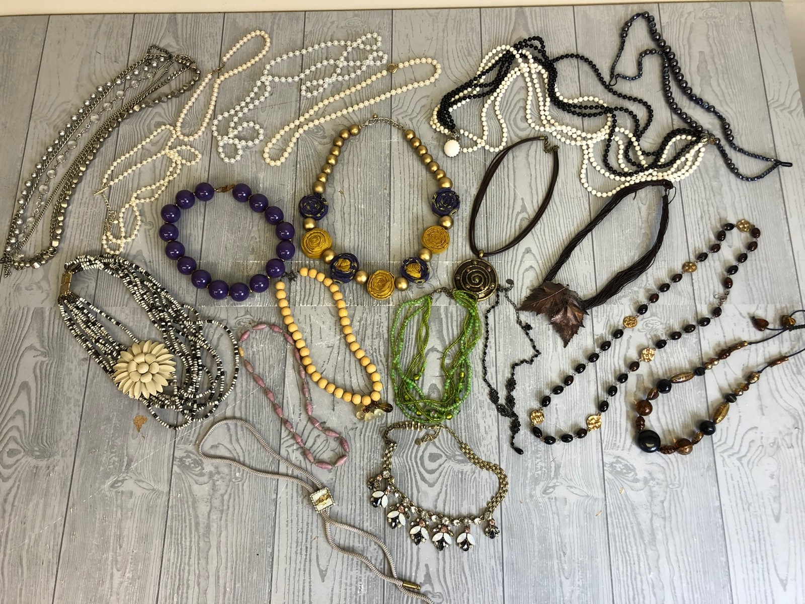 2.8 Pound Mixed Lot of Necklaces- Costume Jewelry with Pearls and Beads