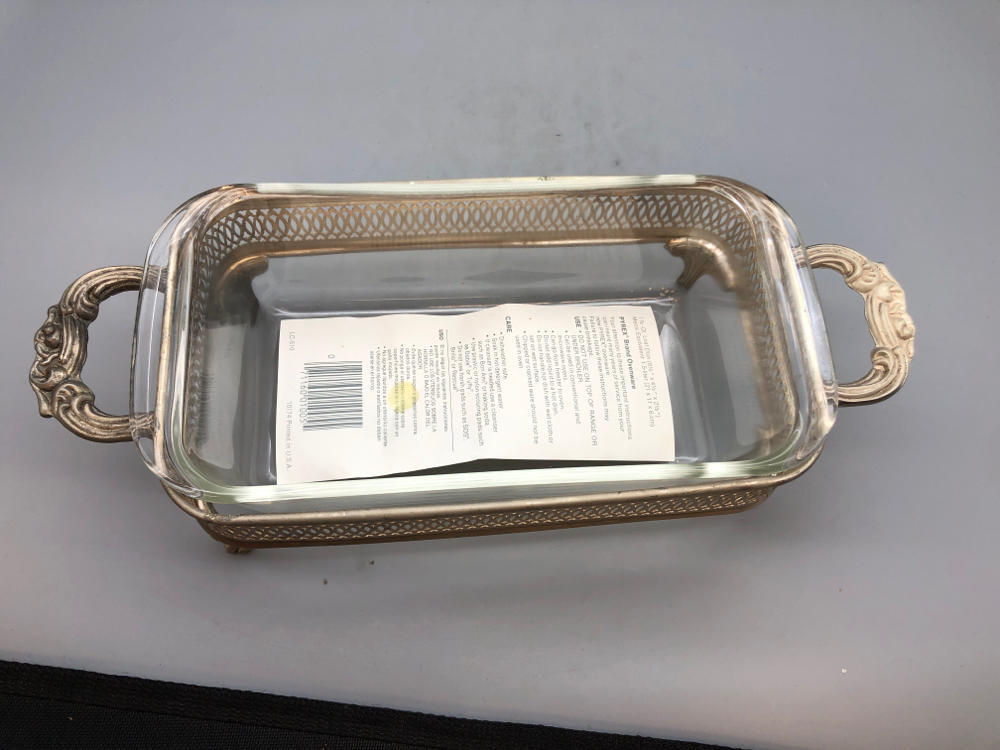 PYREX PLATE W SILVER HOLDER BREAD OR MEAT LOAF GLASS DISH - 1 1/2 Qt Dish