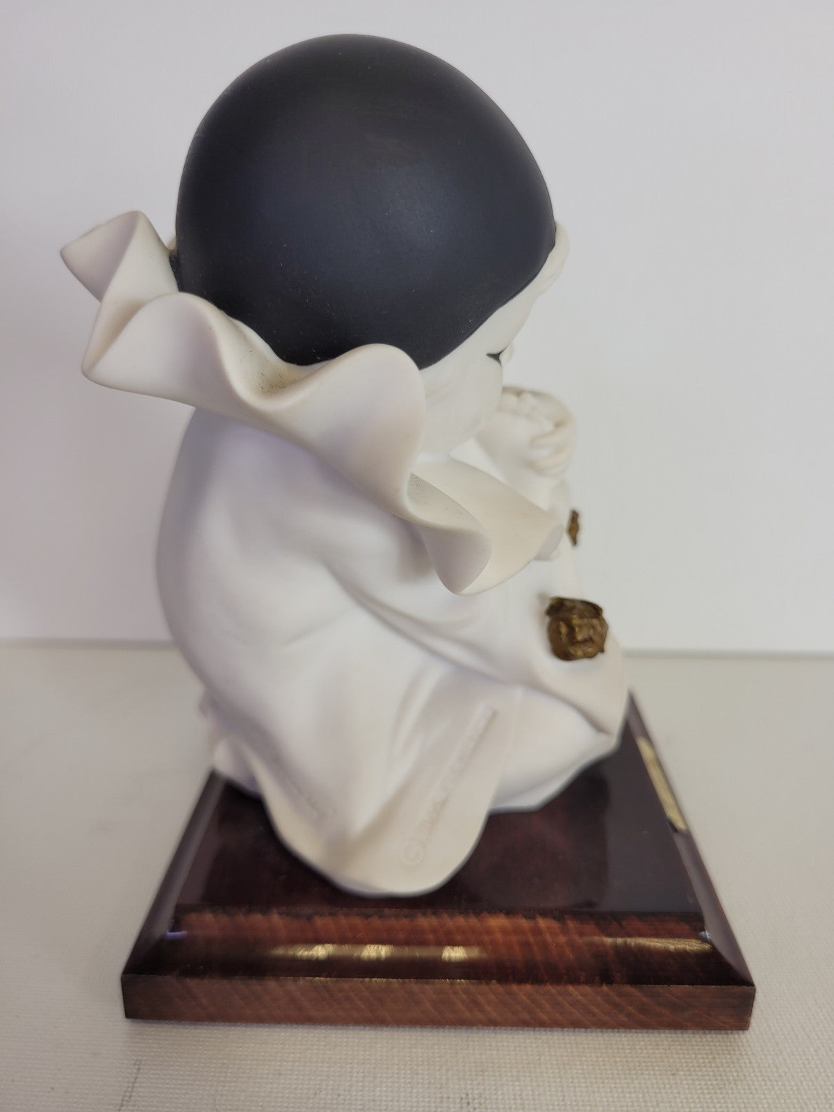 Giuseppe Armani Vintage Porcelain Figurine Small Pierrot Sucking Its Toe- Signed