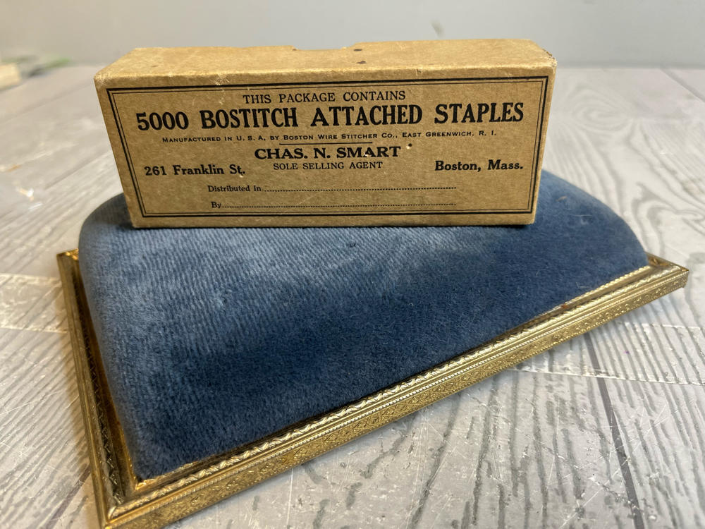 Vintage Box of 5000 Bostitch Attached Staples USA Boston Wire Stitcher Co Boston