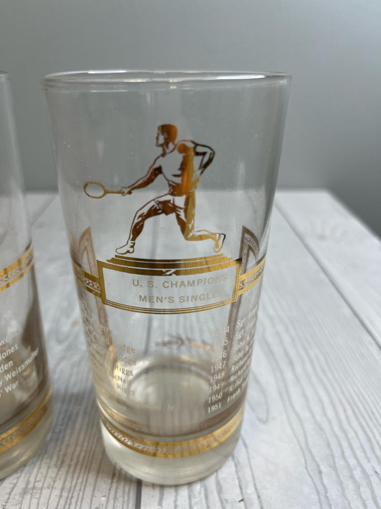 Set of 4 Vintage Sports King Drinking Glasses Mid-Century Gold Detail Overlay