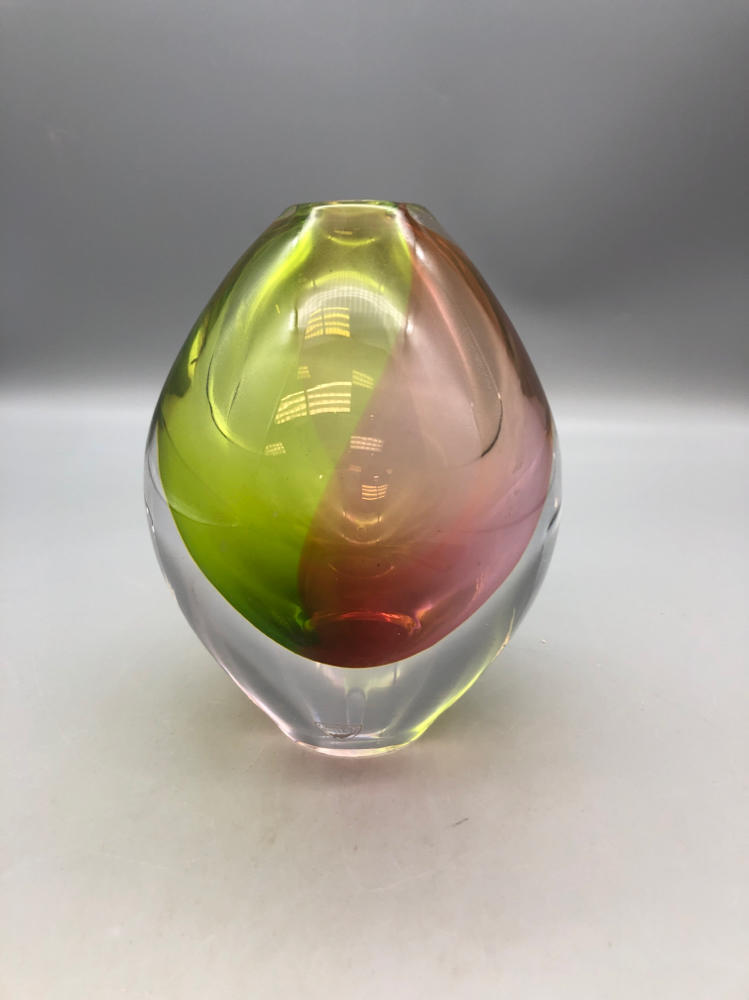Orrefors Sommerso Glass VaseTransitions from Green to Pink Made in Sweden