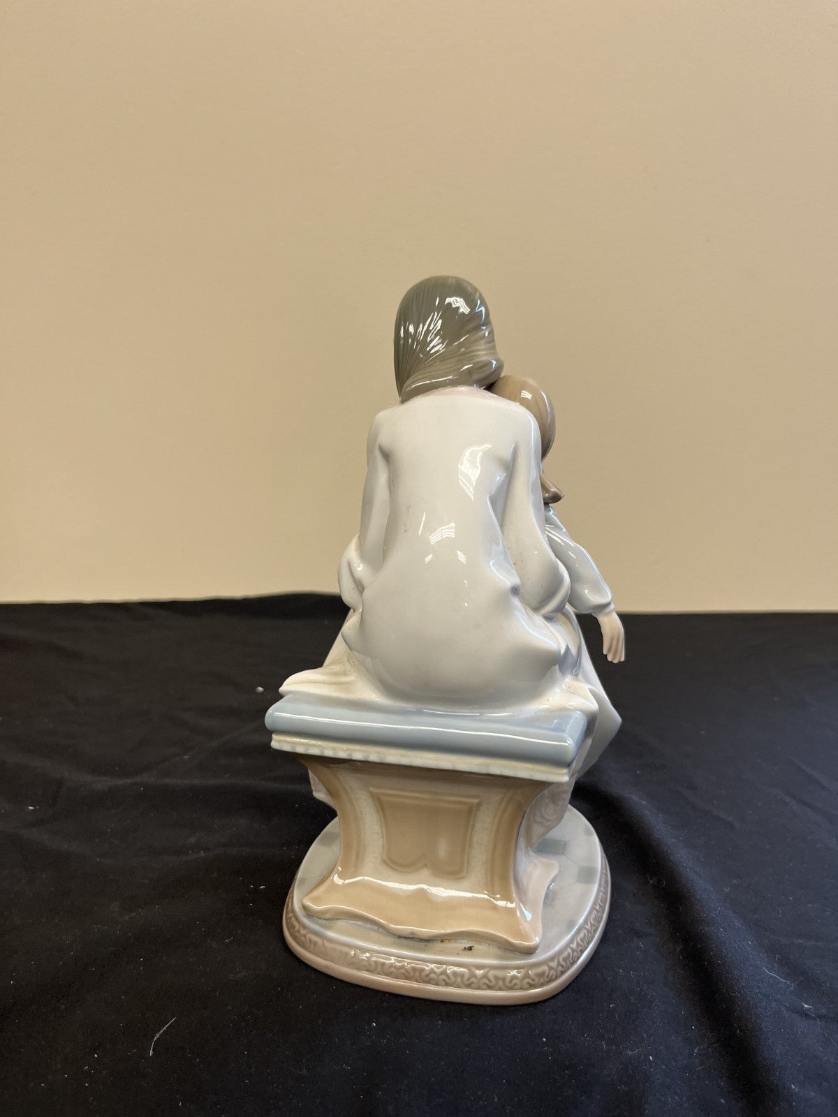 Lladro Porcelain Figurine, Tenderness Mother and Child No Box