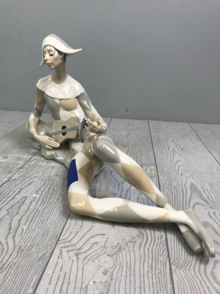 Lladros Clown statue