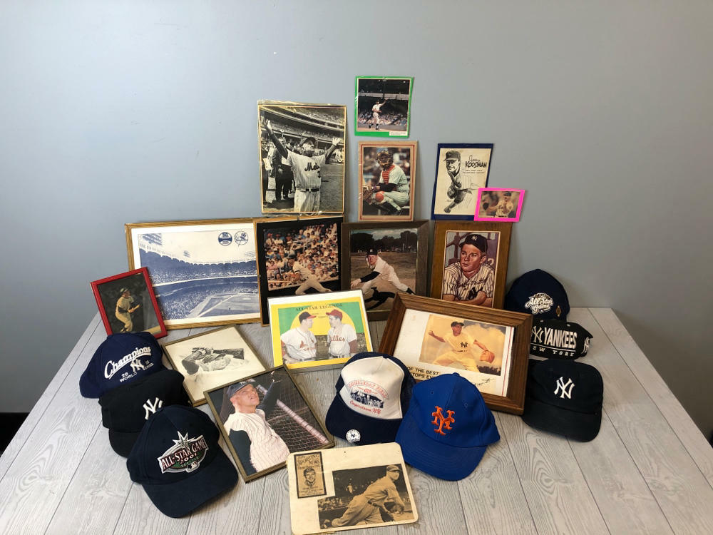 vintage baseball memorabilia (partial inputs) - Good
