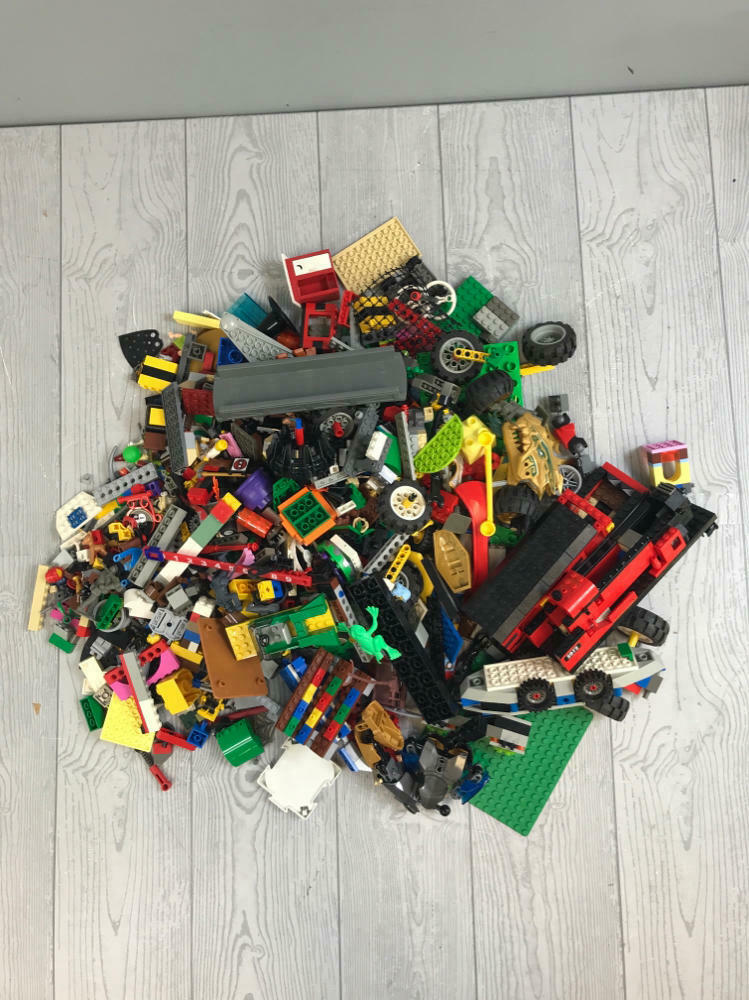8.4 Pound Lot of Multicolor Mixed Matched Lego Blocks and Pieces - Building Toys - Good