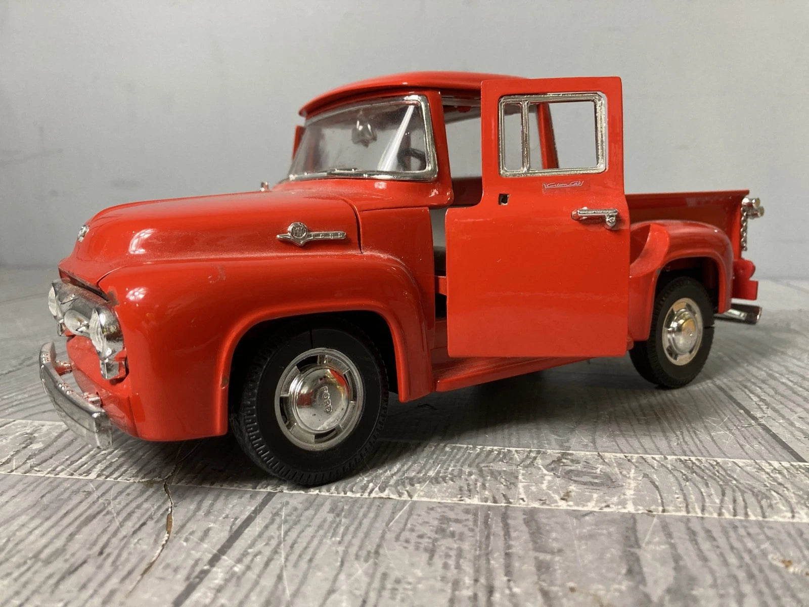 MIRA 1:18 Red FORD F100 PICKUP 1956 Die-Cast Model No Box