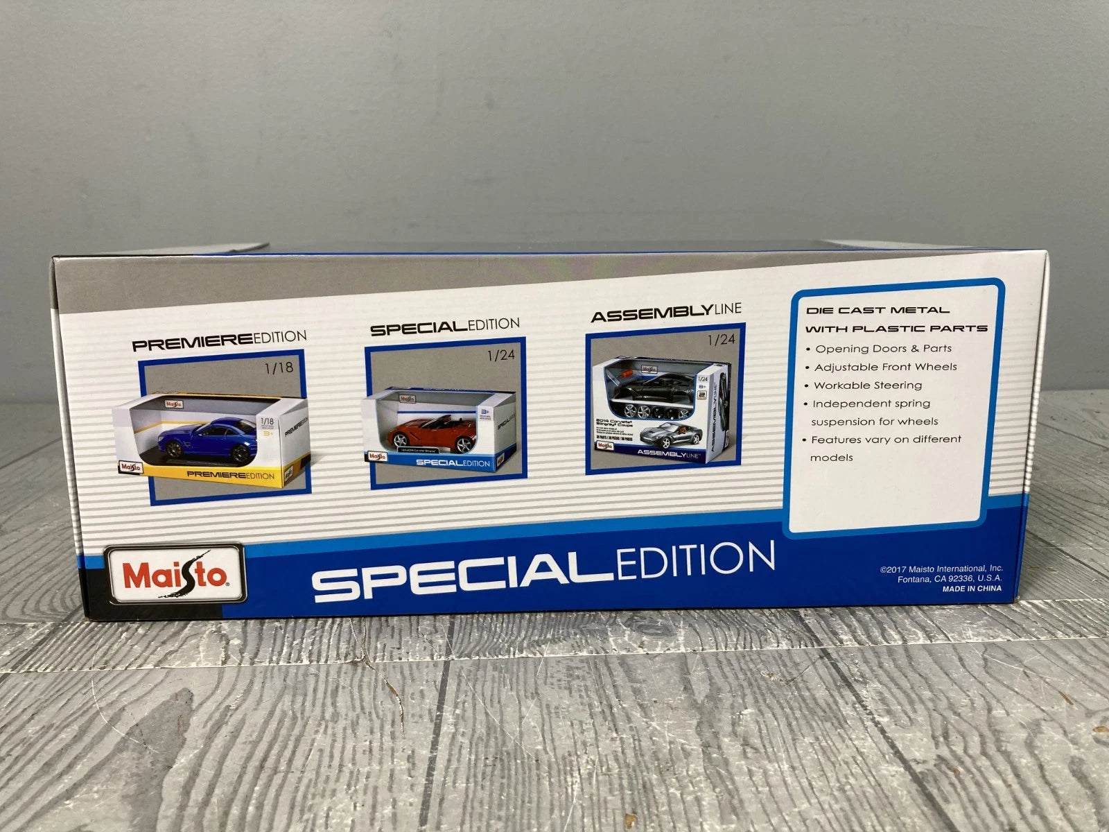 1967 Red Convertible Chevrolet Camaro SS 396 Maisto 1:18 Die-Cast & White