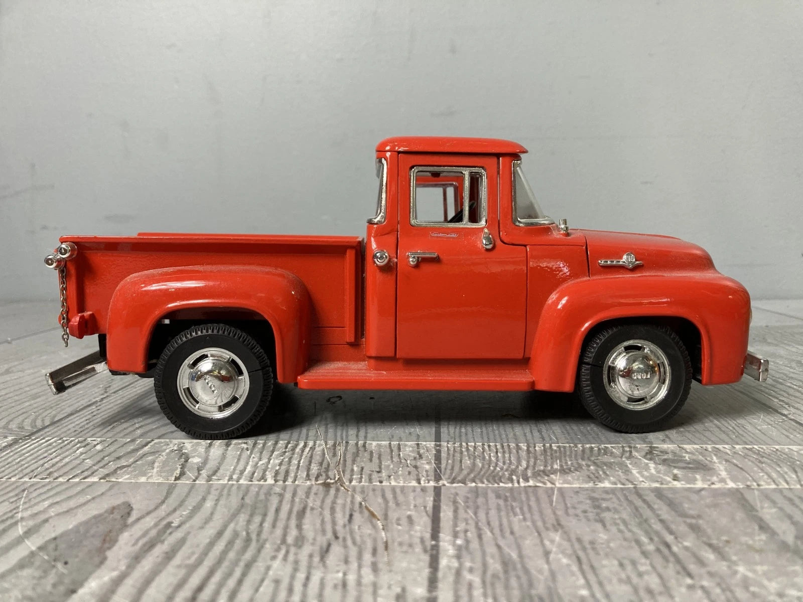 MIRA 1:18 Red FORD F100 PICKUP 1956 Die-Cast Model No Box