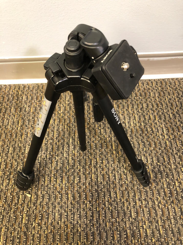 Sony VCT-1500L Lightweight Tripod w/ 3-Way Panhead & Quick Shoe w/ Soft Case