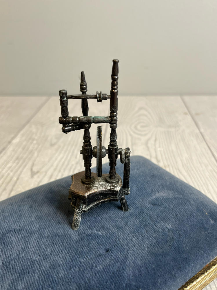 Vintage Miniature Wool Flax Spinning Wheel Mechanical Pencil Sharpener