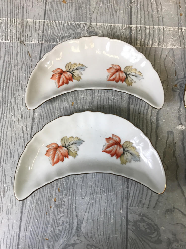 Vintage Half Moon China Set of 4 crescent moon porcelain dishes - Set of 4