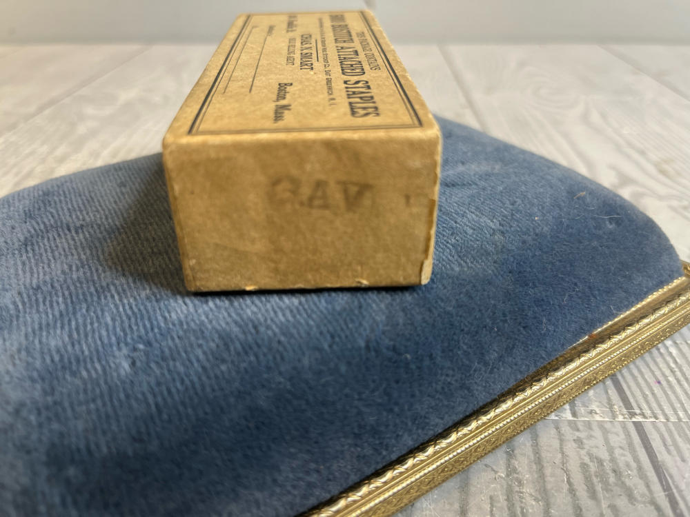 Vintage Box of 5000 Bostitch Attached Staples USA Boston Wire Stitcher Co Boston