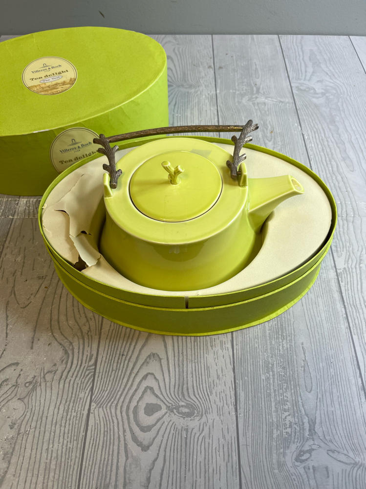 Villeroy & Boch Tea Delight Lime Green with Brass Branch Handle in Original Box