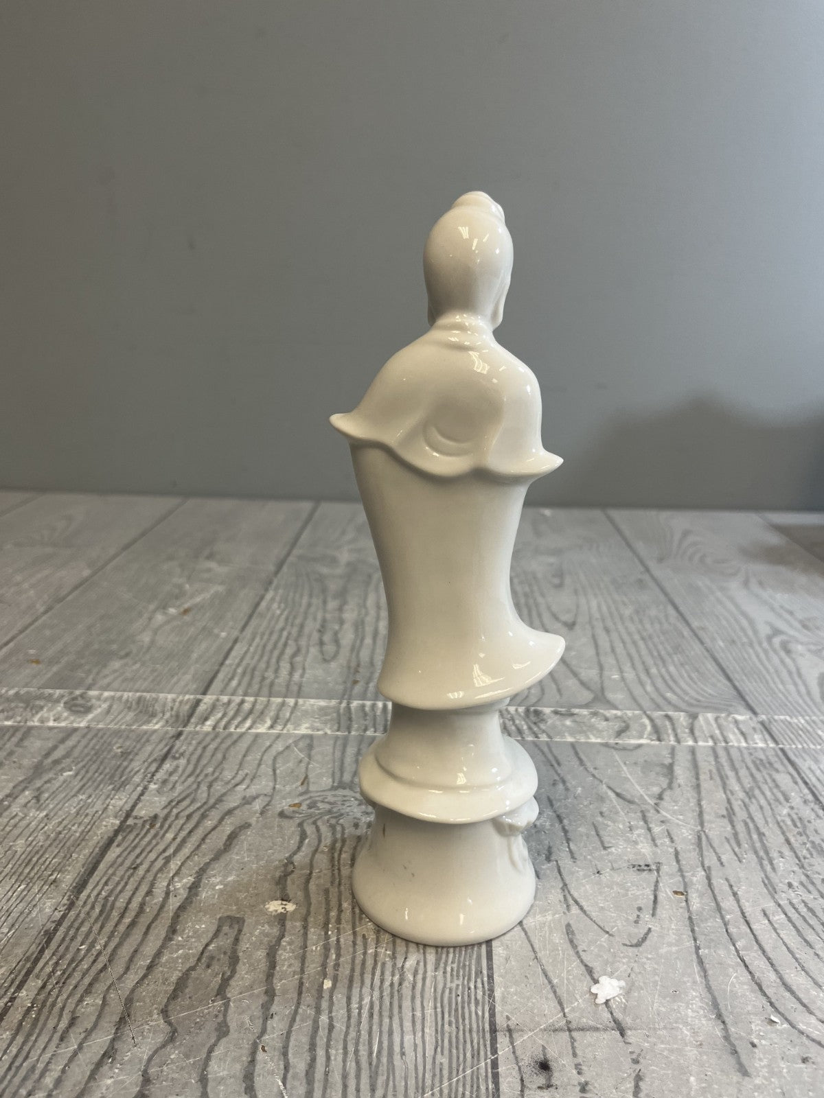 Vintage Asian Goddess Kwan Yin Guan Yin Porcelain Statue in White
