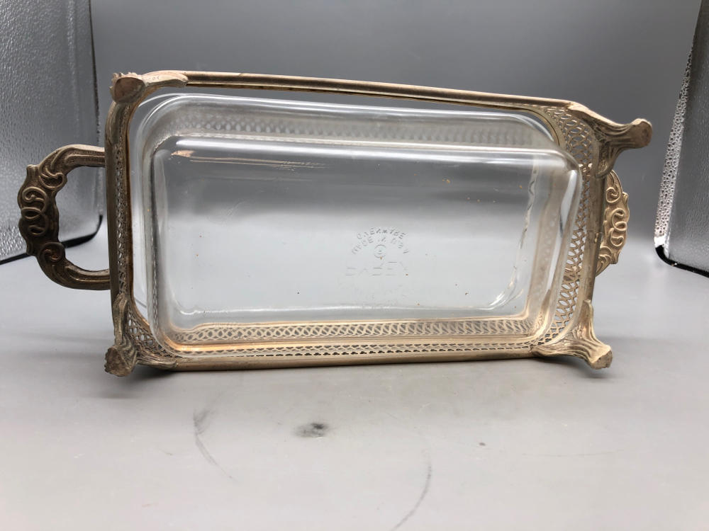PYREX PLATE W SILVER HOLDER BREAD OR MEAT LOAF GLASS DISH - 1 1/2 Qt Dish