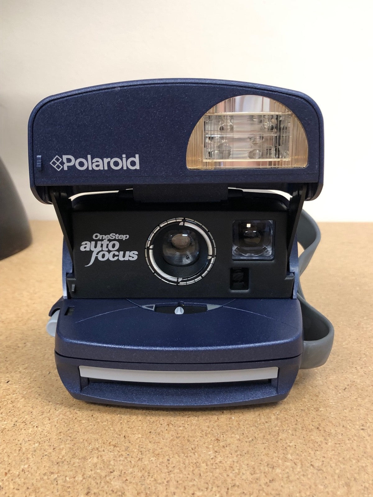 OLAROID 600 EXPRESS AUTOFOCUS BLUE & BLACK INSTANT FILM CAMERA - NOT TESTED