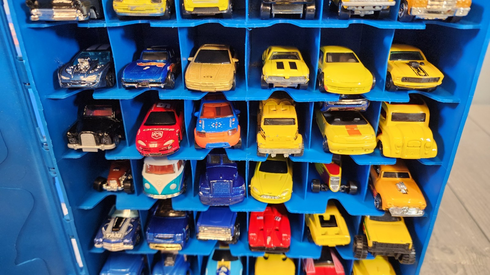 Mattel Hot Wheels Blue 48 Car Carrying Case Filled with 64 Cars! 2000s (Box 5)