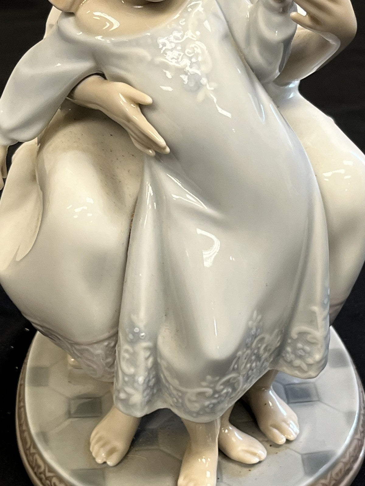 Lladro Porcelain Figurine, Tenderness Mother and Child No Box