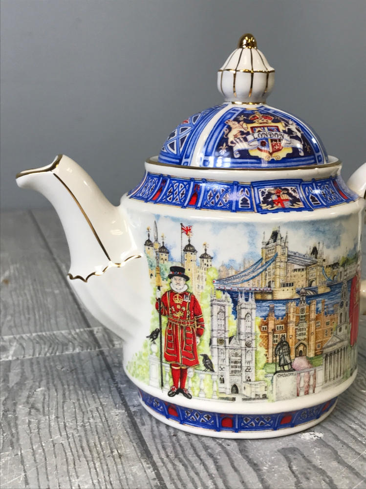 Vintage Sadler London Heritage Collection Thameside Teapot made in England