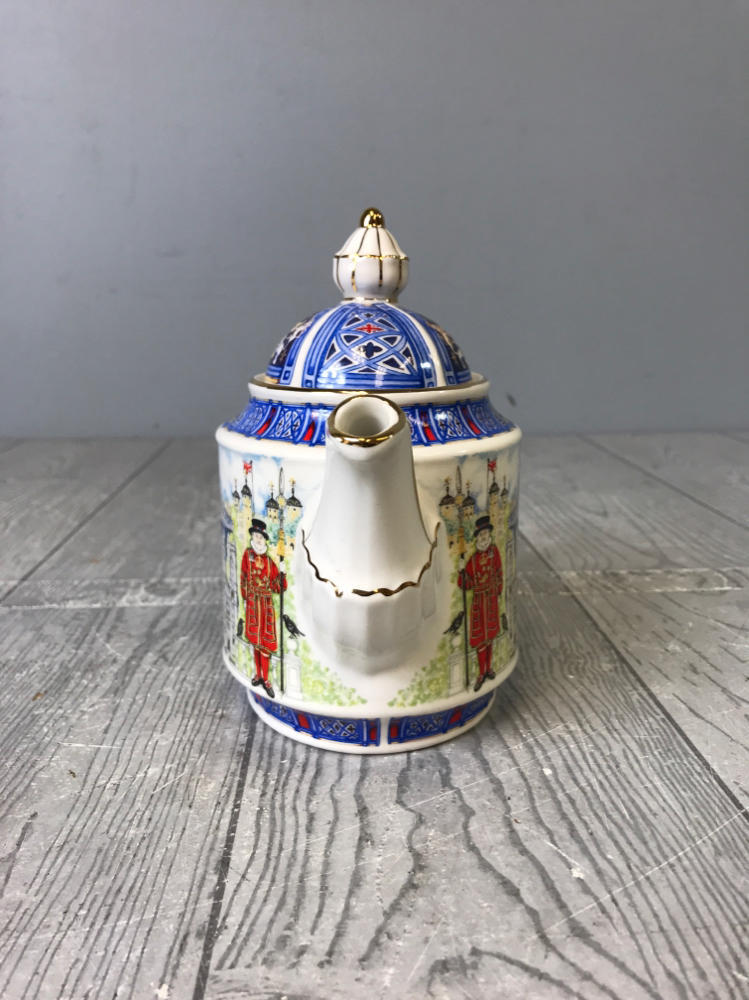 Vintage Sadler London Heritage Collection Thameside Teapot made in England