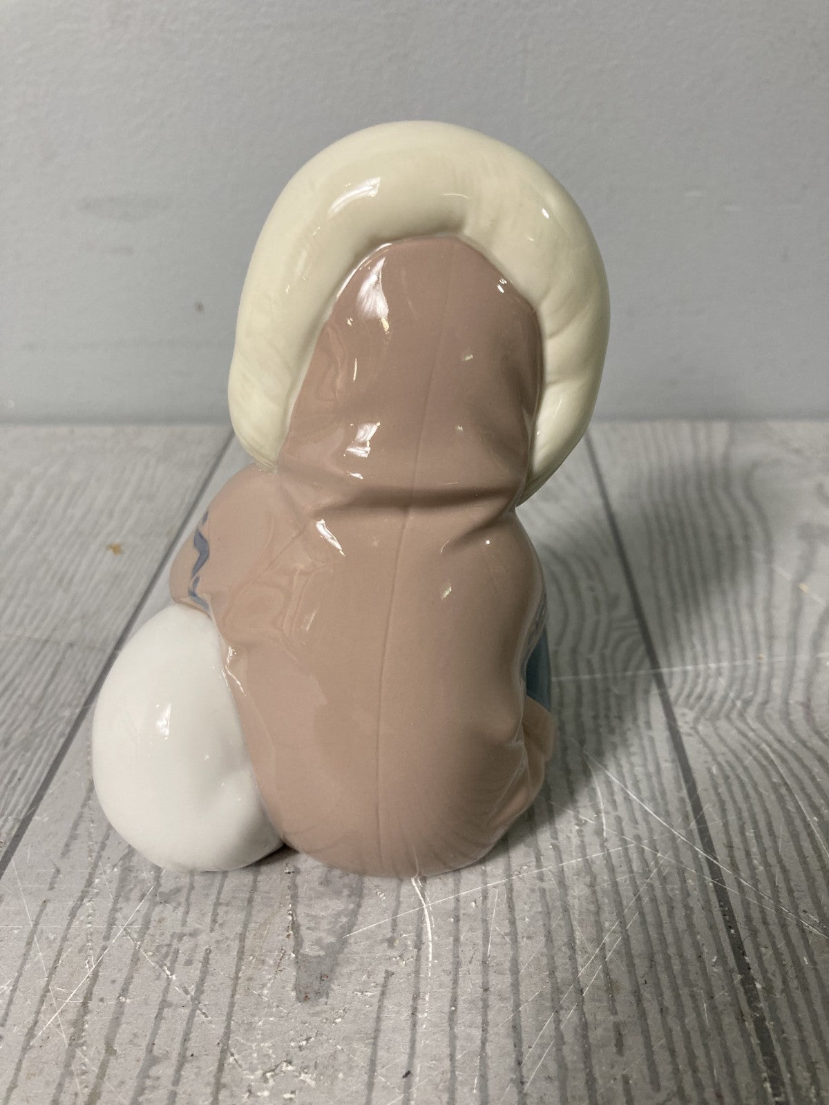 Lladro Porcelain Figurine Eskimo Playing In Original Box Gloss Finish