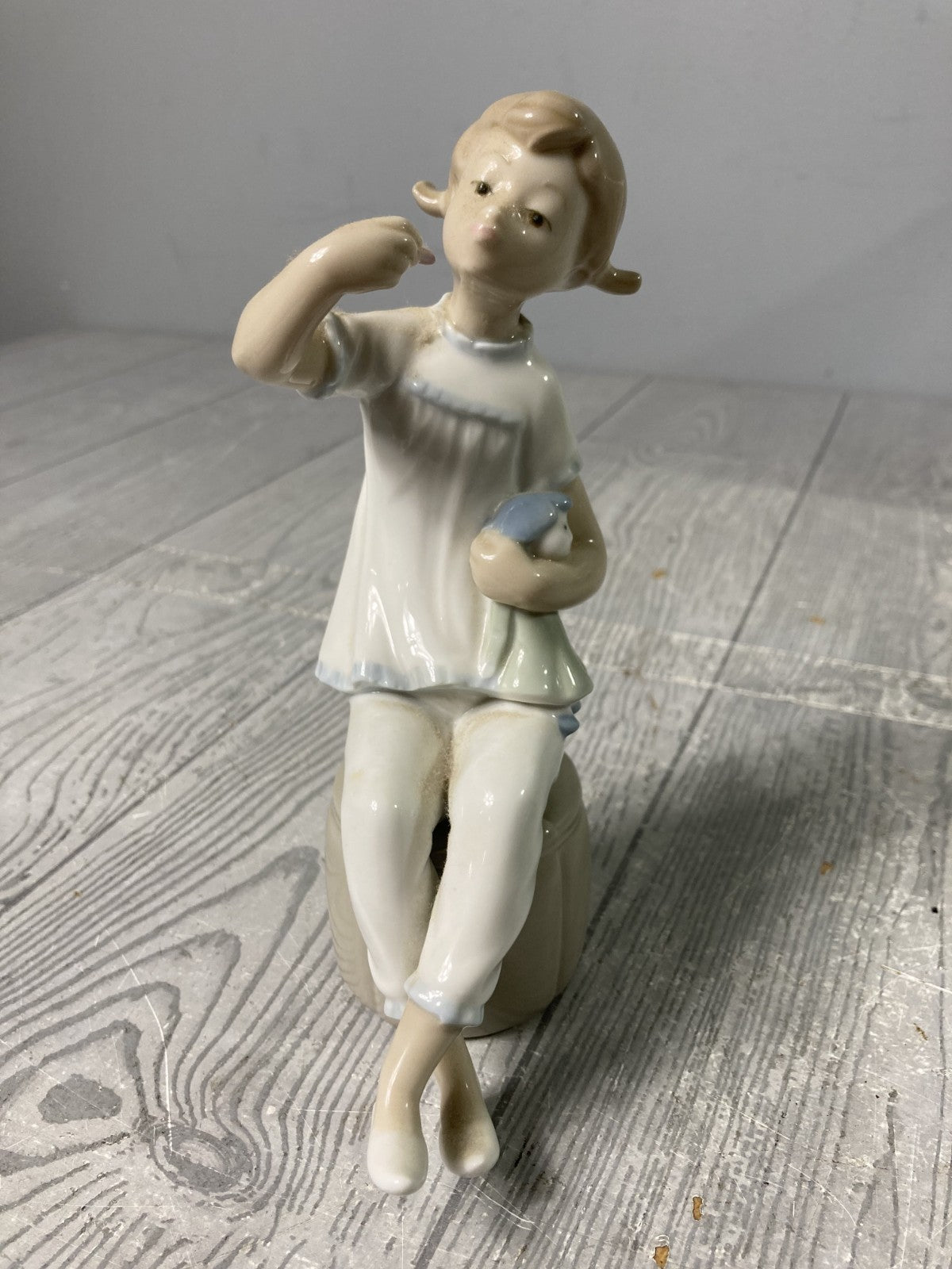 Lladro Porcelain Figurine Girl Trying on Lipstick No Box Gloss Finish