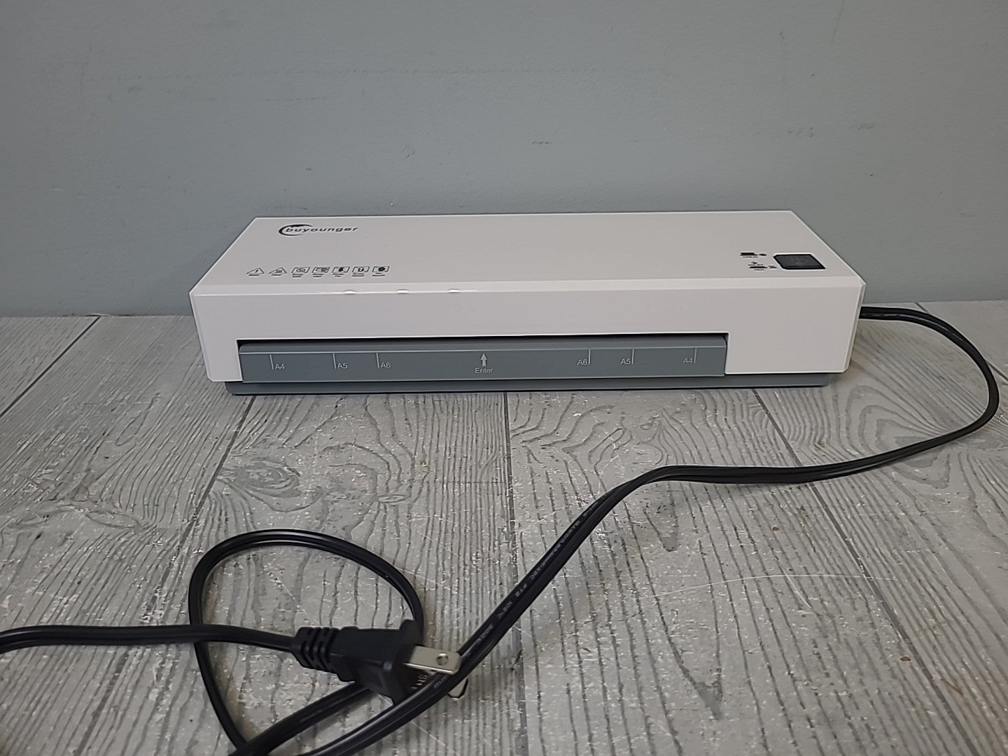 New Buyounger A4 Laminator Model SL266 with Hot and Cold Settings - In Box