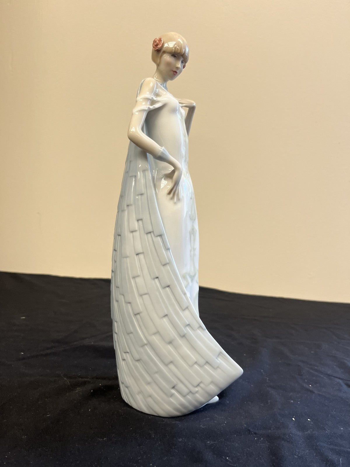 Royal Doulton Porcelain Figurine Reflections Debut Woman in Cape
