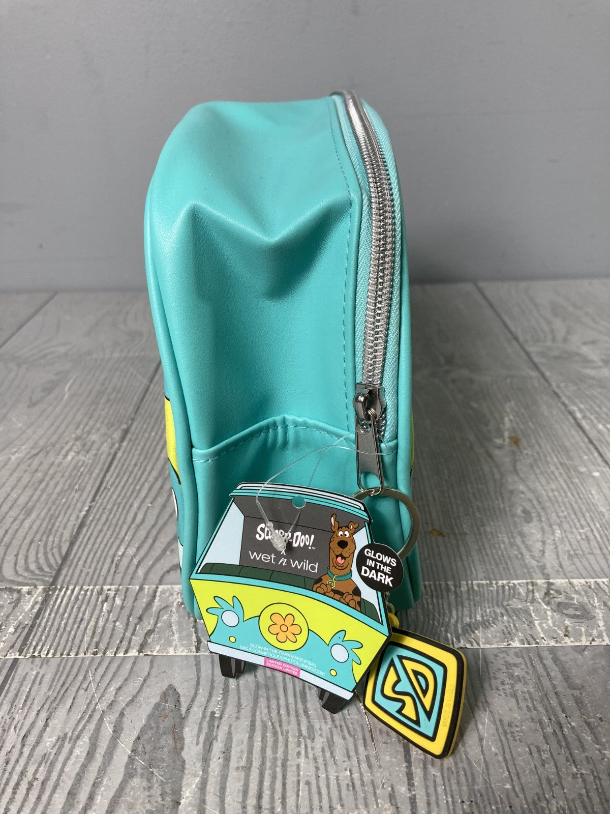 Scooby Doo Mystery Machine Limited Edition PR Case for Wet n' Wild with Makeup S
