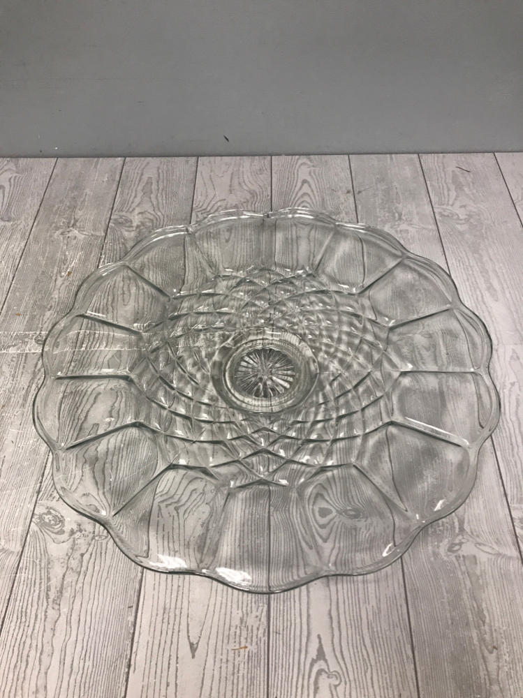 Scalloped Crystal Platter/Tray