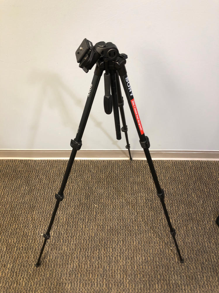 Sony VCT-1500L Lightweight Tripod w/ 3-Way Panhead & Quick Shoe w/ Soft Case