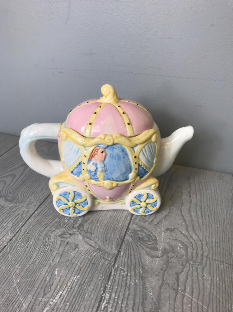 Applause Inc. Porcelain Cinderella Carriage Teapot And Salt & Pepper Shakers