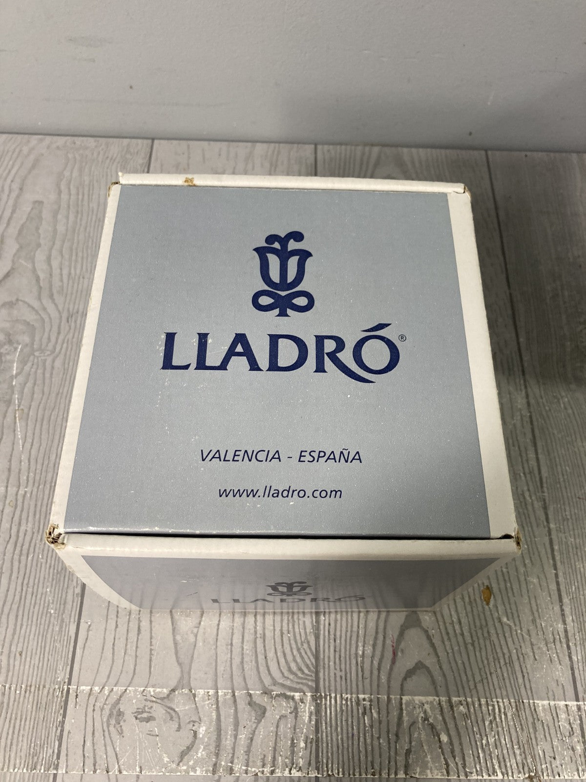 Lladro Porcelain Figurine Eskimo Playing In Original Box Gloss Finish
